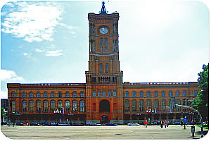Platz vorm Roten Rathaus