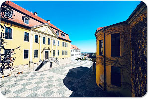 Schlosshof Ballenstedt