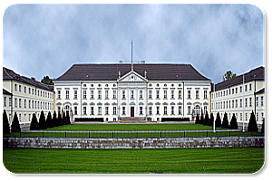 Regierungsgebäude mit Sitz des Deutschen Bundespräsident