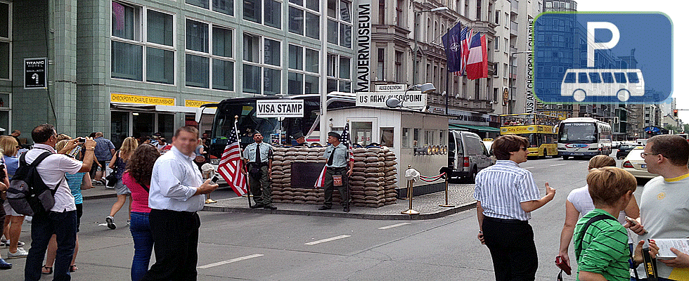 Berliner Busparkplätze am Checkpoint Charlie