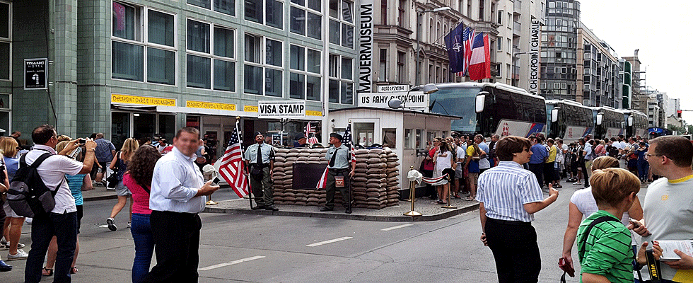 Busparkplatz am Checkpoint Charlie