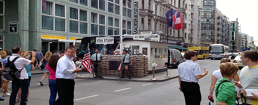 Berliner Busparkplätze am Checkpoint Charlie