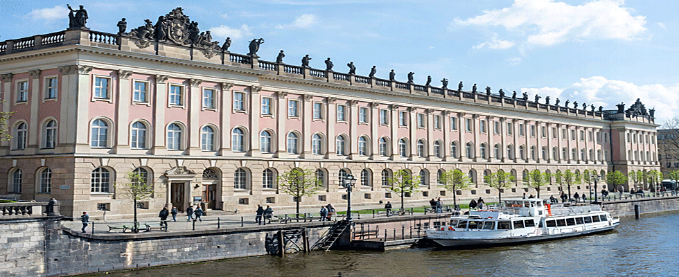 Dampferanlegestelle Zeughaus in Berlin