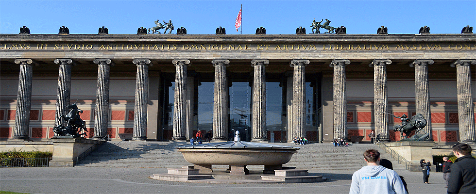 Granitschale im Lustgarten